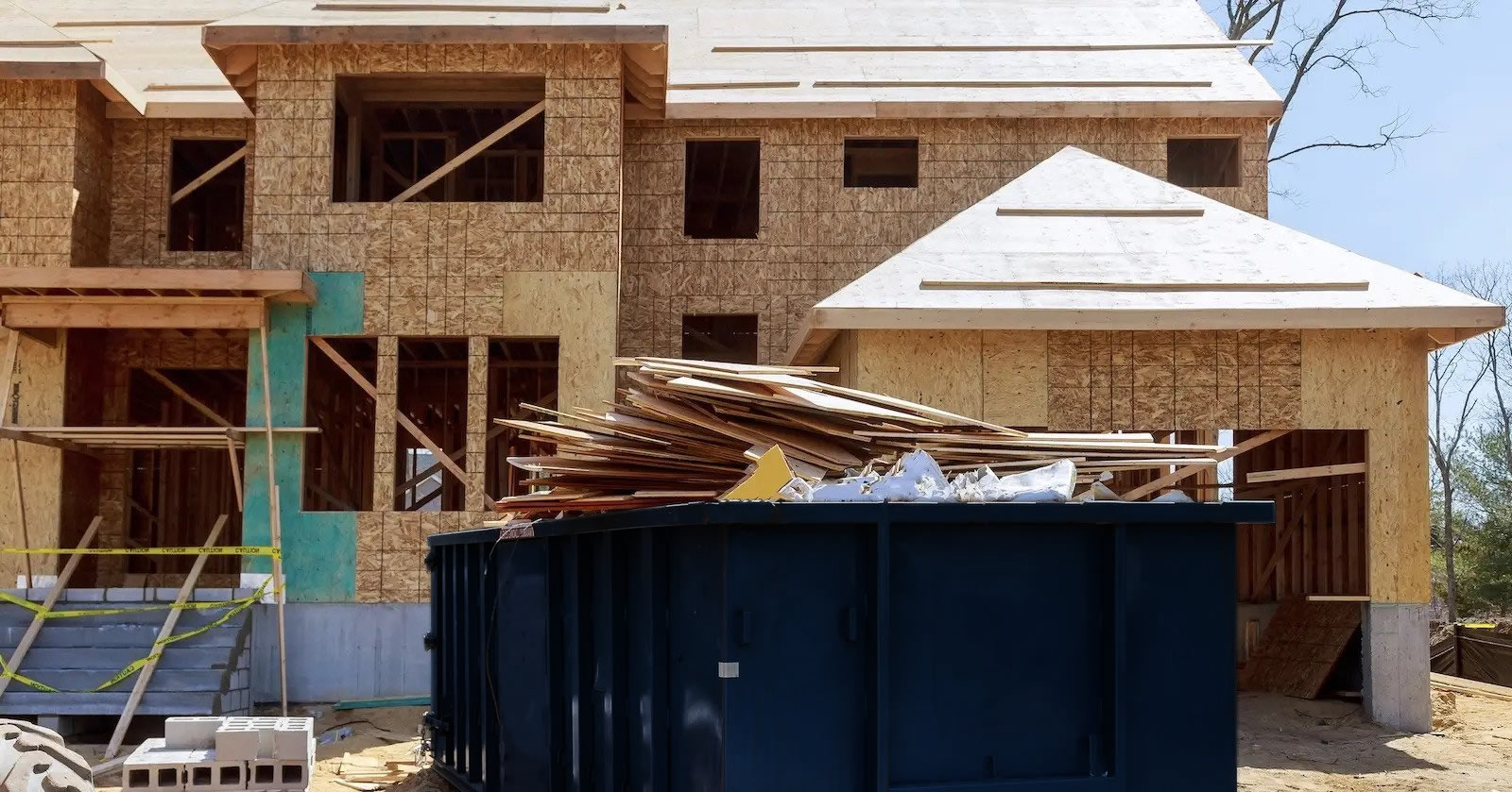 8 and 15 Yard Roll-Off Dumpster Bin for Construction Waste Rental in Ottawa